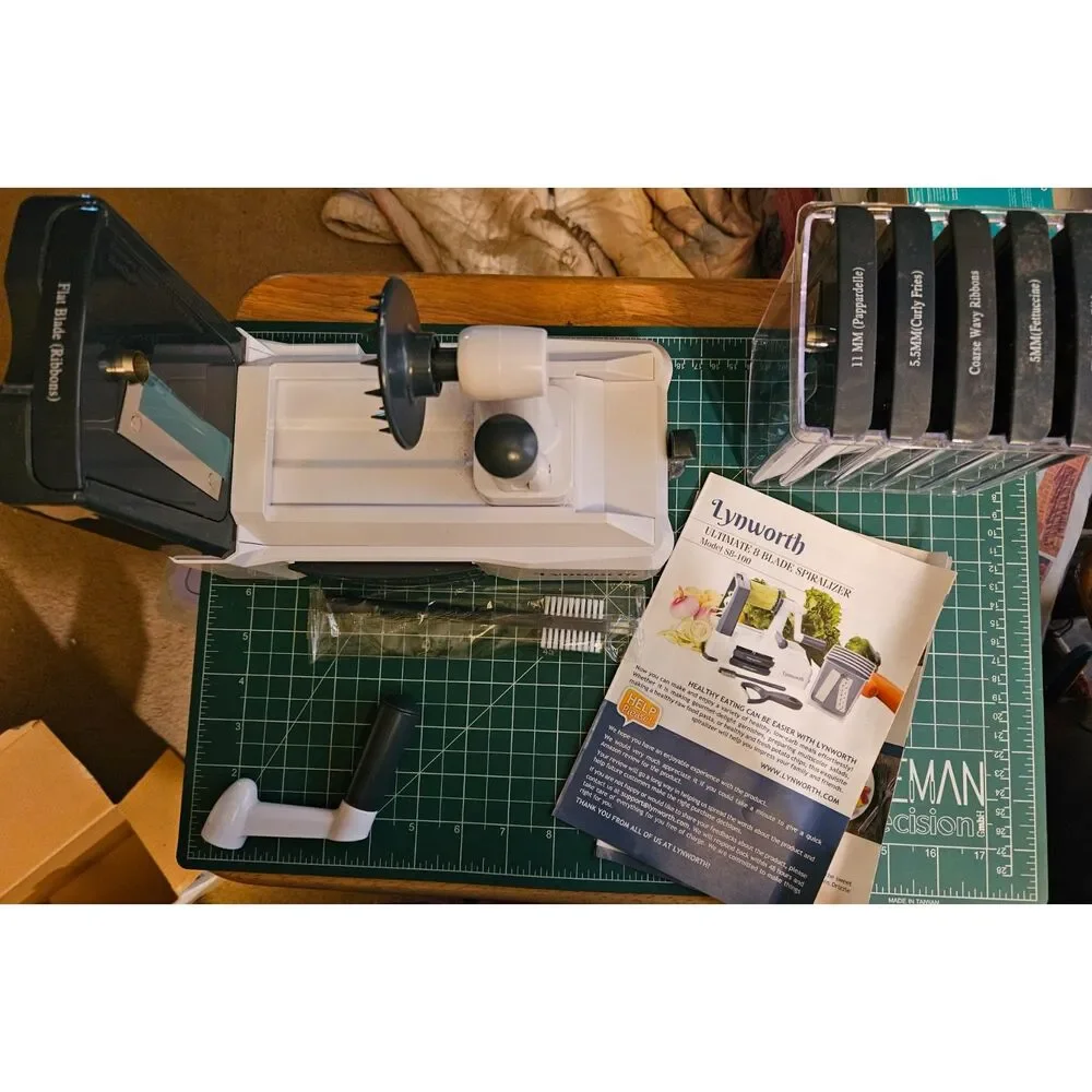 Lynnworth 8-Blade Spiralizer Set - Open Box / Unused (Blades Still Sealed)
